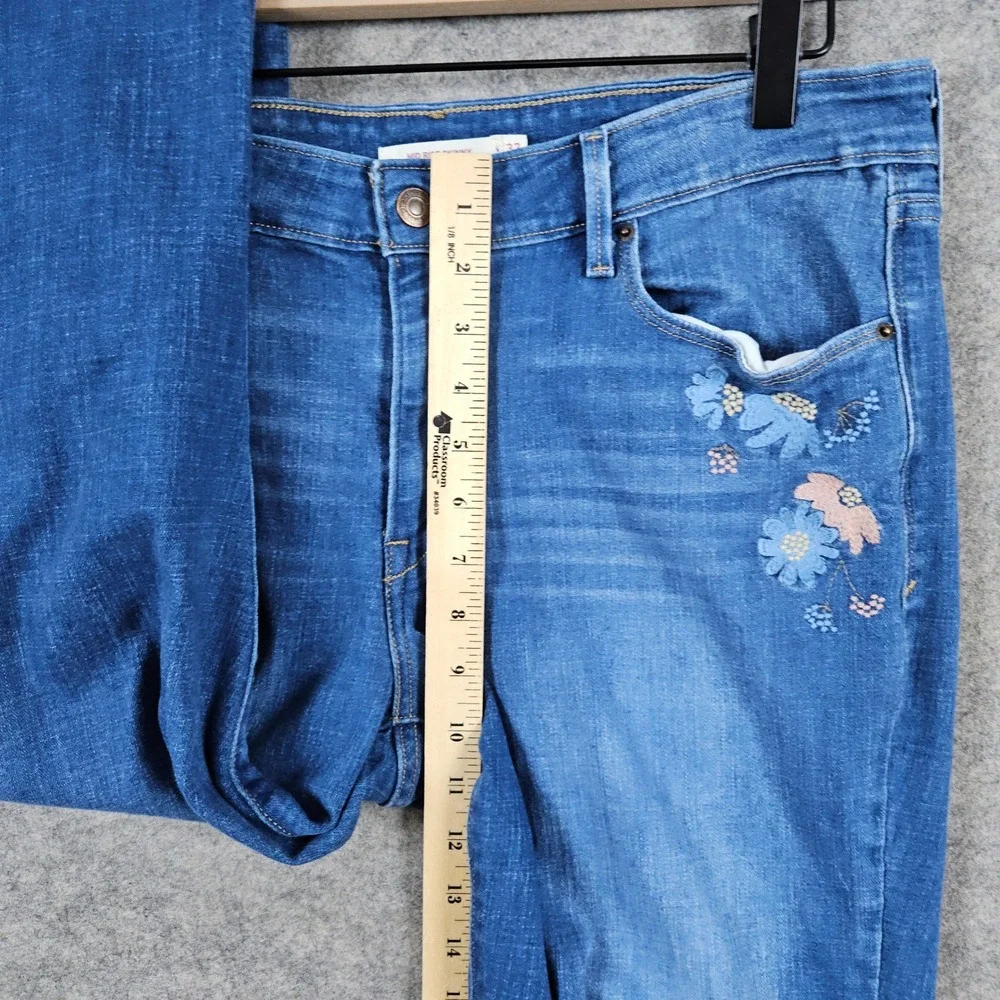 Levi's Mid Rise‎ Skinny Jeans Women's Size 32 Embroidered Floral Frayed Hem Blue